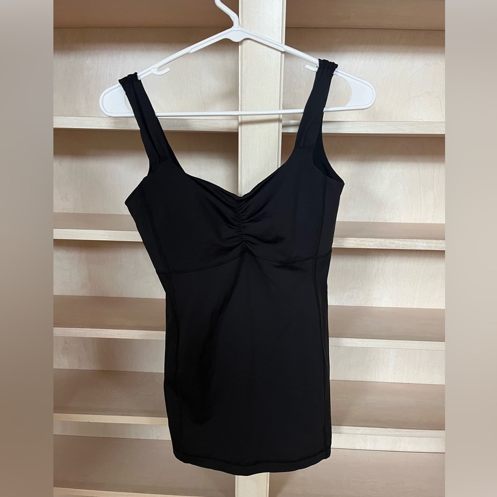 Original quality Lululemon size 6